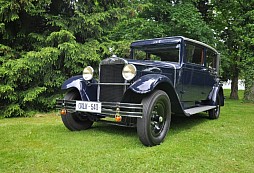 Great Automobile Tradition at 30th Oldtimer Rallye Wiesbaden - ŠKODA 645 on the Starting Line 