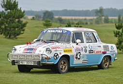 Four ŠKODA classic cars at the start of the Sachsen Classic 2012