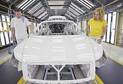 ŠKODA intensifies construction activities during plant vacation 