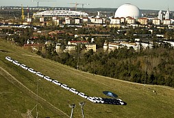 IIHF Ice Hockey World Championship 2012 - ŠKODA cars shape the ‘world’s largest ice hockey stick’