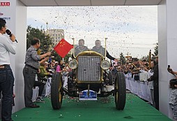 Crowds delighted with iconic ŠKODA classics in China